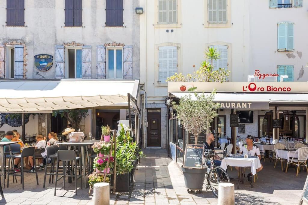 Appartement Authentique Situe En Plein Centre D'Antibes Exterior foto