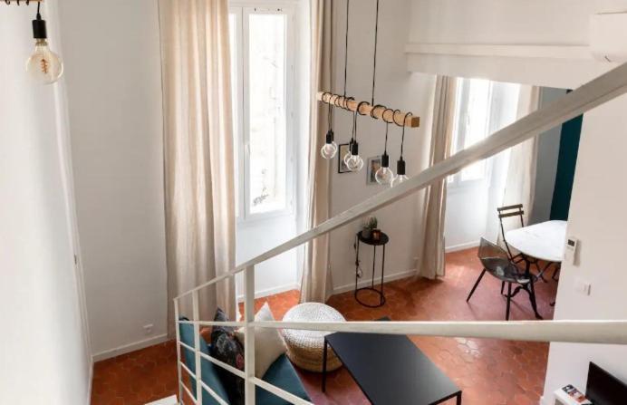 Appartement Authentique Situe En Plein Centre D'Antibes Exterior foto
