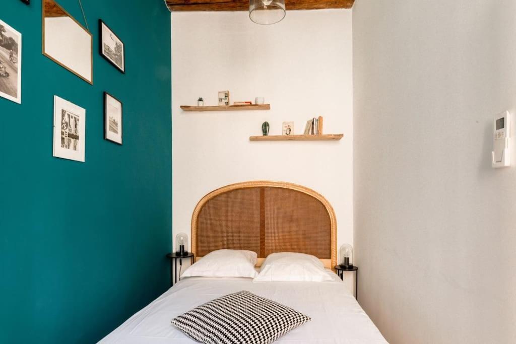 Appartement Authentique Situe En Plein Centre D'Antibes Exterior foto